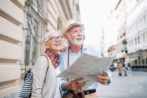 【80歲老人如何旅遊—探秘悠閒晚年的移動生活】