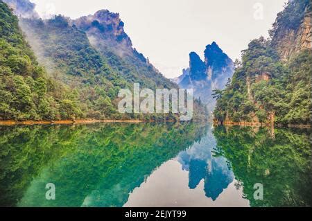 三亞到湖南多少公里：遙遠的旅程與深度的人文探討